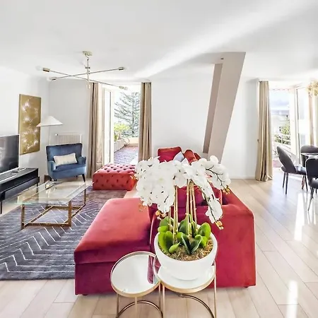 Chic 2 Bedroom Near Chillion Castle